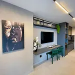 Simple Smart Flat - By Jess